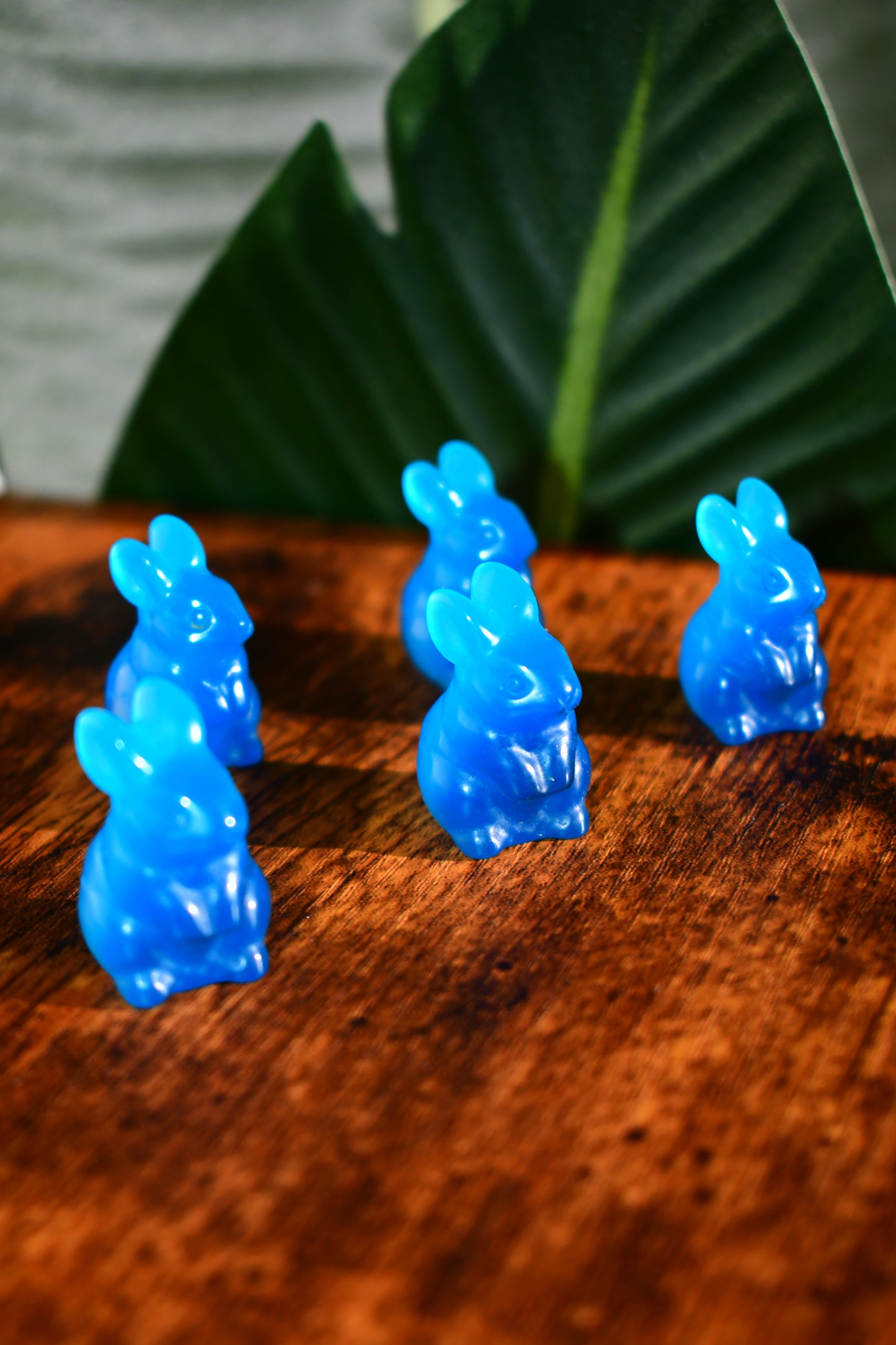 Mini Blue Cat Eye Rabbit Carvings